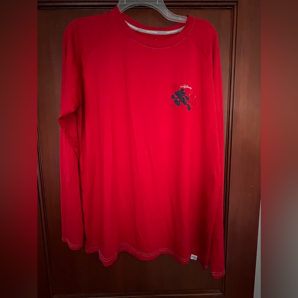 RunDisney Men’s Medium Long Sleeve